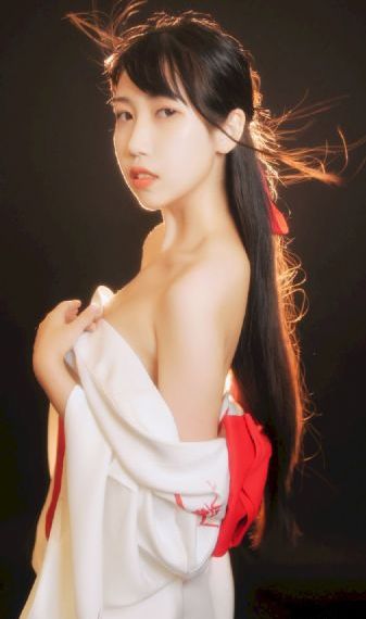 伊人成年人网站_1080P完整视频观看